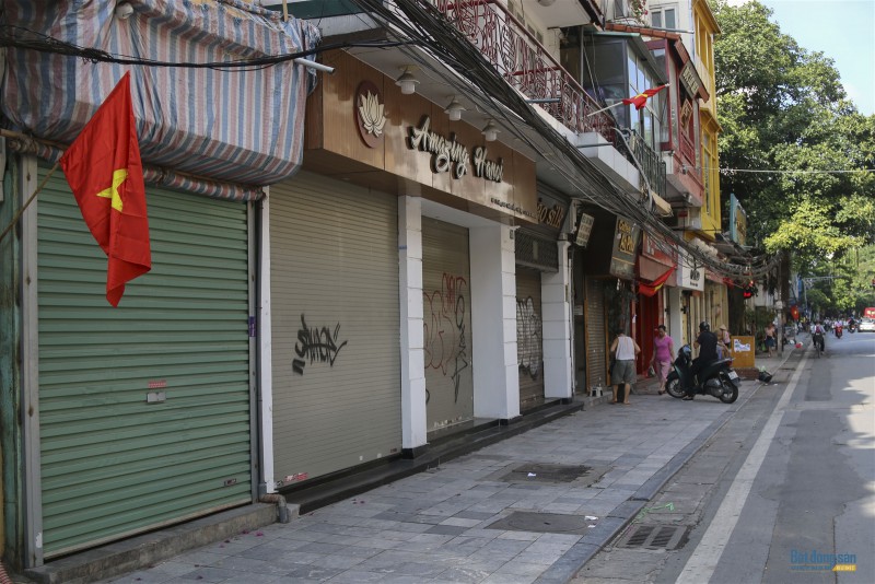 Mặt bằng cho thuê ngấm đòn Covid-19, đất vàng phố cổ lại ế ẩm
