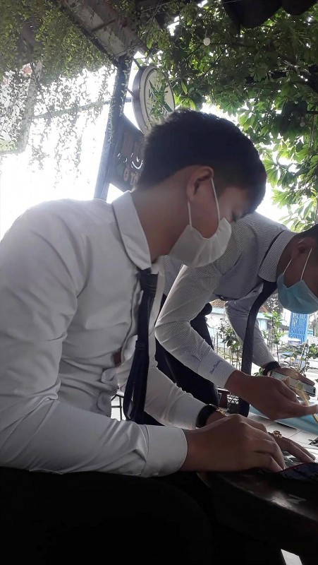 moi gioi bat dong san dung chieu tro lua khach vao trong