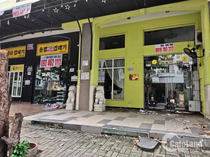 Tháo chạy ồ ạt khỏi khu nhà giàu Phú Mỹ Hưng