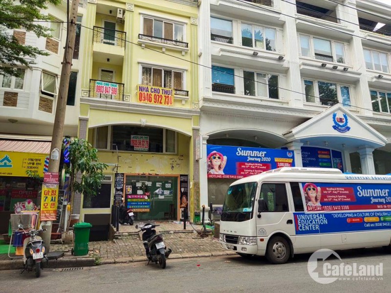 Tháo chạy ồ ạt khỏi khu nhà giàu Phú Mỹ Hưng