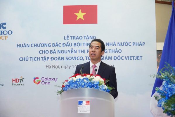Thứ trưởng Bộ Ngoại giao Tô Anh Dũng phát biểu chúc mừng bà Nguyễn Thị Phương Thảo