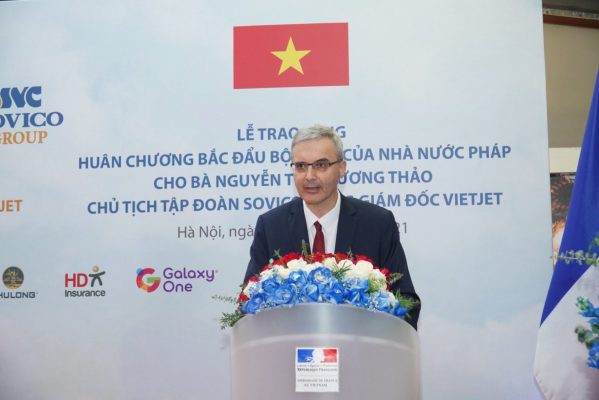 Đại sứ Cộng hòa Pháp tại Việt Nam Nicolas Warnery phát biểu tại buổi lễ