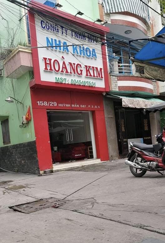 Nha khoa Hoàng Kim có địa chỉ tại 158/29 Huỳnh Mẫn Đạt, P.3,Q.5, TP.HCM