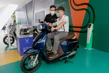 Người dùng xe máy điện lợi đủ đường từ chính sách thuê bao pin ưu việt của VinFast