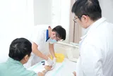 Vinmec Hải Phòng phẫu thuật xuyên đêm nối gân và mạch máu cho bệnh nhân bị cưa máy văng vào người
