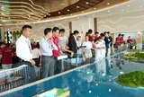 Hàng trăm khách hàng hồ hởi ký thủ tục khu Đảo Ngọc, nhẹ nhõm vì đã mua được căn nhà ưng ý
