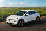 Đưa cả nhà lái thử, khách hàng chọn VinFast VF 6 cho những chuyến về quê