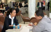 Từ trưởng phòng U60 đến Best Sales GenZ: Điểm chung của những sale bảo hiểm chuyển sang bán nhà Vinhomes