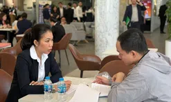 Từ trưởng phòng U60 đến Best Sales GenZ: Điểm chung của những sale bảo hiểm chuyển sang bán nhà Vinhomes