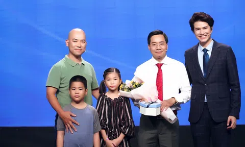 MC Vũ Mạnh Cường là người kết nối cảm xúc tại “Blouse trắng diệu kỳ”