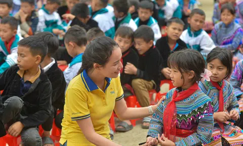 “Nối vòng tay ấm” mang hơi ấm lên vùng cao các tỉnh phía Bắc