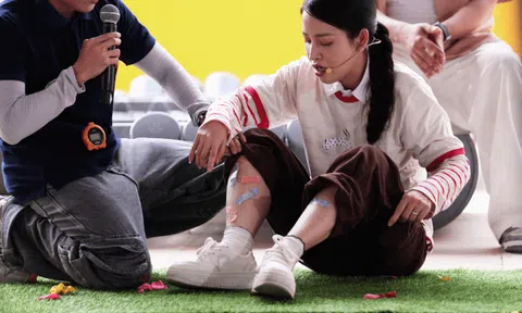 Diễn viên Puka được khán giả hỗ trợ khi bị chấn thương lúc thực hiện thử thách để giúp đỡ các em nhỏ khó khăn