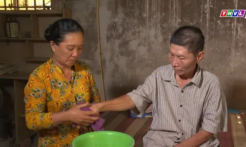 Chuyến xe nhân ái: Chồng tai biến liệt nửa người, vợ mang bệnh vẫn một mình xoay xở nuôi con