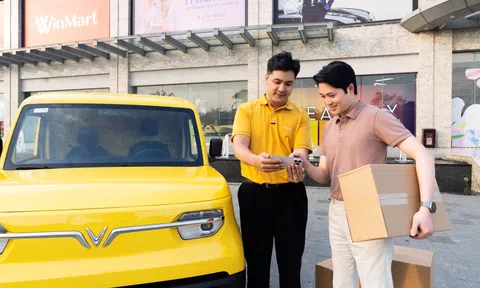 Tiểu thương chấm điểm 10 cho VinFast EC Van vì xe gọn, thùng rộng, chạy cả ngày không tốn tiền nhiên liệu