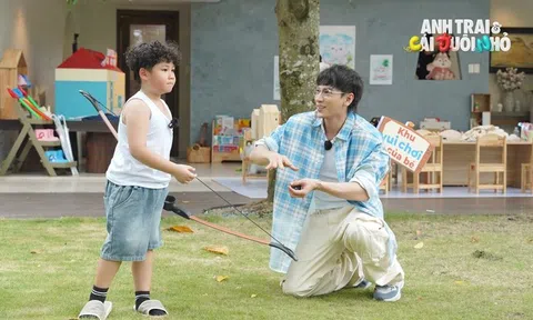 "Anh trai và cái đuôi nhỏ": Khi các "nam thần" trở thành "bảo mẫu"