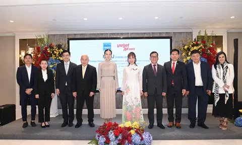 Madam Pang và Tiến sĩ Nguyễn Thị Phương Thảo đồng hành vì bóng đá  và tình hữu nghị Việt Nam – Thái Lan