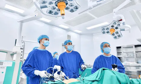 Vinmec Hạ Long cứu nữ bệnh nhân 45 tuổi thoát nguy cơ thủng đại tràng do polyp tái phát phức tạp