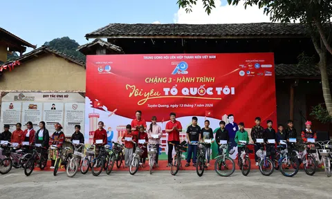 Vietjet cùng tuổi trẻ cả nước nối dài hành trình “Tôi yêu Tổ quốc tôi”