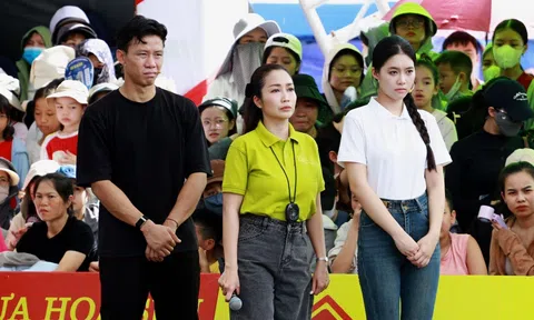 'Mái ấm gia đình Việt': Ốc Thanh Vân, Quế Ngọc Hải và Á hậu Châu Anh xúc động trước nghị lực của bé gái mắc dị tật bẩm sinh