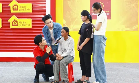 Lê Thúy bật khóc trước bé gái 14 tuổi nhiều năm nhường giường cho mẹ, ngủ dưới nền đất