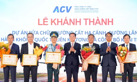 Lâm Đồng tặng Bằng khen cho Vietjet với đóng góp xuất sắc trong việc khôi phục hoạt động của sân bay Liên Khương