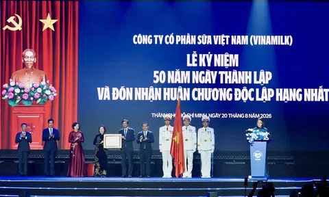 Vinamilk đón nhận Huân chương Độc lập hạng nhất tại dấu mốc tuổi 50