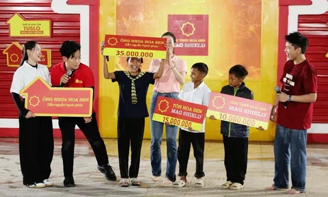 Mái ấm gia đình Việt tập 201: Mồ côi cha mẹ, ba chị em tự lo từng bữa cơm vẫn quyết tâm đi học khiến Quân A.P xót xa