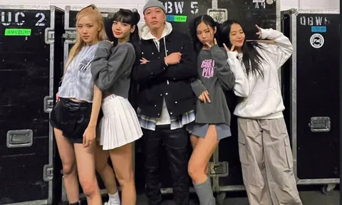 Producer đứng sau Blackpink hợp tác với các anh trai Tinh hà say hi