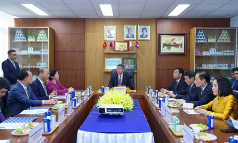 Ủy viên Bộ Chính trị, Thủ tướng Chính phủ Lê Minh Hưng thăm nhà máy Angkormilk của Vinamilk tại Campuchia