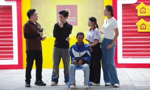 Á hậu Mâu Thủy hỗ trợ cô bé 15 tuổi chăm cha bệnh nặng trả nợ