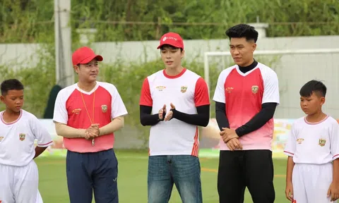 Cầu thủ Lý Đức trở lại làm HLV khách mời “Cầu thủ nhí 2026”, Top 16 bước vào chặng đua “sinh tồn”