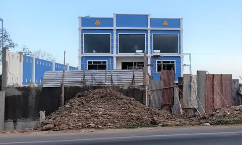 Bạc Liêu: Căn nhà màu xanh không phép ngang nhiên "mọc" bất chấp xử phạt