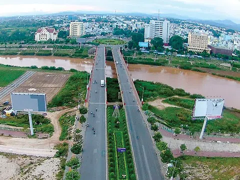 Kon Tum ngăn chặn tình trạng ôm tiền chạy theo ‘’ông lớn’’ bất động sản để lướt sóng