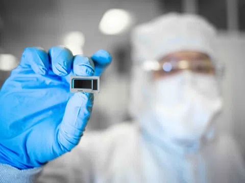 Intel ra mắt mảng gia công chip theo hệ thống đầu tiên trên thế giới dành cho kỷ nguyên AI