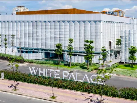 Ông chủ White Palace vừa bị UBCKNN phạt 92,5 triệu đồng