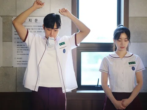 Chemistry tình bể bình của Dahyun (Twice) và Jinyoung (B1A4) trong "You Are The Apple Of My Eye" bản remake của Hàn.