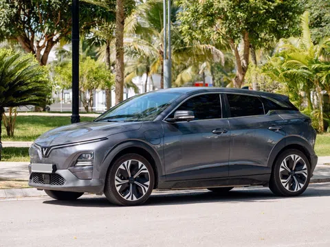 Chủ xe VF 6 hết lời khen xe an toàn và dịch vụ hậu mãi “miễn chê” sau tai nạn hú vía