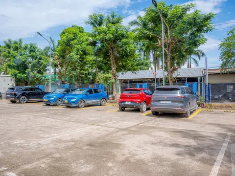 Mật độ trạm sạc V-Green ở Hà Nội tăng mạnh, người dùng xe điện khen “nhìn đâu cũng thấy trạm sạc”