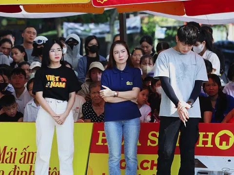 'Mái ấm gia đình Việt': MC Thanh Thảo, B Trần và Hà Myo chạnh lòng trước cảnh cô bé mất cha, gia đình mỗi người một nơi vì hoàn cảnh thiếu thốn