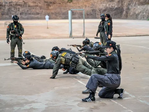 Chiến Sĩ Quả Cảm: Kỳ Duyên, Tiểu Vy nhập vai lực lượng phòng, chống khủng bố