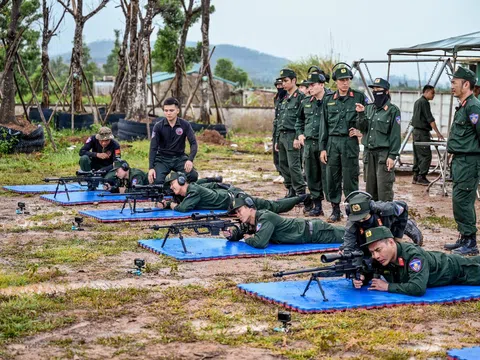 Chiến sĩ quả cảm: Kiều Minh Tuấn, Phan Mạnh Quỳnh và Hưng Nguyễn được khen thưởng, Lê Dương Bảo Lâm xúc động
