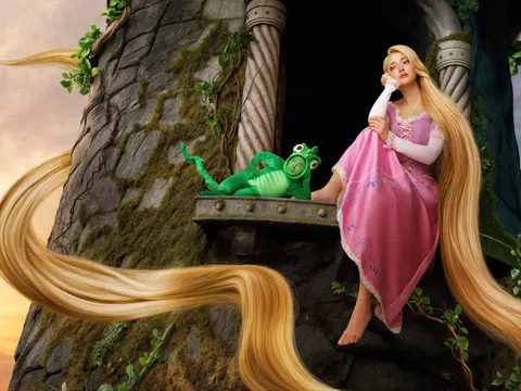 Châu Bùi - Binz hóa thân thành cặp đôi Rapunzel - Pascal dịp Halloween