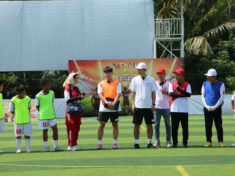 Danh thủ Hồng Sơn công bố Top 10 Cầu thủ nhí đi du đấu Thái Lan, hai cái tên chính thức dừng bước