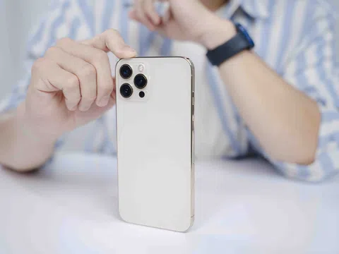 Có nên mua iPhone cũ mùa Black Friday?