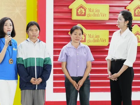 MC Mỹ Vân, Hoa hậu Trúc Linh và Huy R xúc động trước nghị lực phi thường của cô bé mồ côi