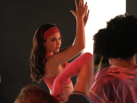 “Em xinh” Lamoon bắt tay GDH hát nhạc phim Người Đẹp Và Quái Lạ với phiên bản tiếng Việt