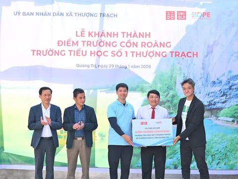 UNIQLO Việt Nam và Quỹ Hy Vọng khánh thành công trình giáo dục, trao tặng áo giữ nhiệt và áo khoác tại Quảng Trị