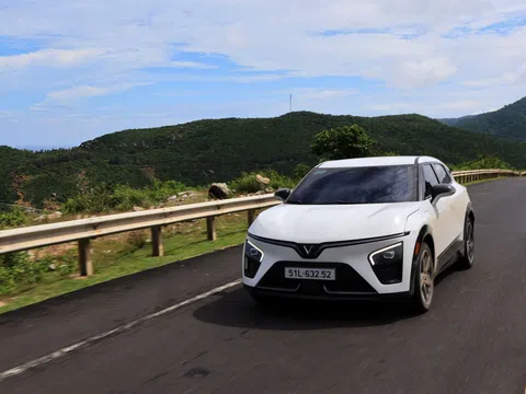 Cơ hội cuối để xuống tiền VinFast VF 7 với tổng ưu đãi lên tới hơn 140 triệu đồng