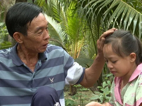 Chuyến xe nhân ái: Ông ngoại 60 tuổi ngày đêm lao lực mong có tiền cứu cháu bị bệnh tim bẩm sinh