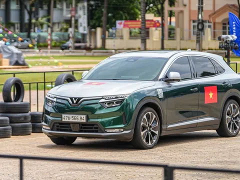 Chỉ còn vài ngày chớp cơ hội “mua 4 bánh trúng 2 bánh” khi chốt VinFast VF 8